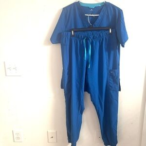 Carhartt Women's Blue Scrub Set